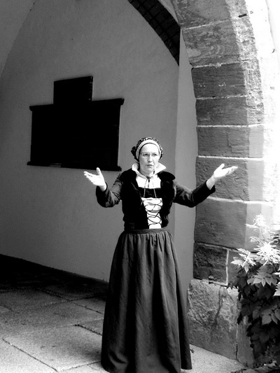 Als Katharina von Bora in Zwickau bei Stadtführungen Ihre Begleiterin: Dr. Ute Haese, Foto:Kirsti Fischer