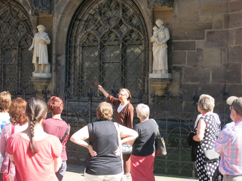 Stefan Roth an der Nordseite der Marienkirche in Zwickau